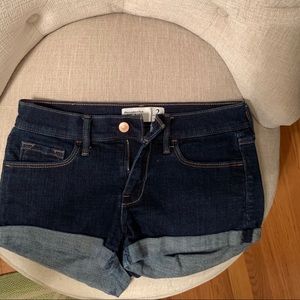 Abercrombie low-rise denim shorts (size2 26/2)